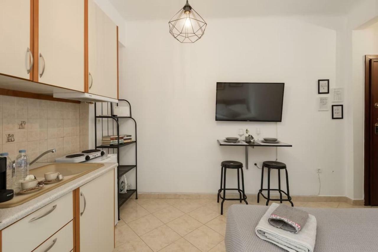 Central Studio! Fiber Wifi, Ac, Private, Self Check-In! Thessaloniki Exterior photo