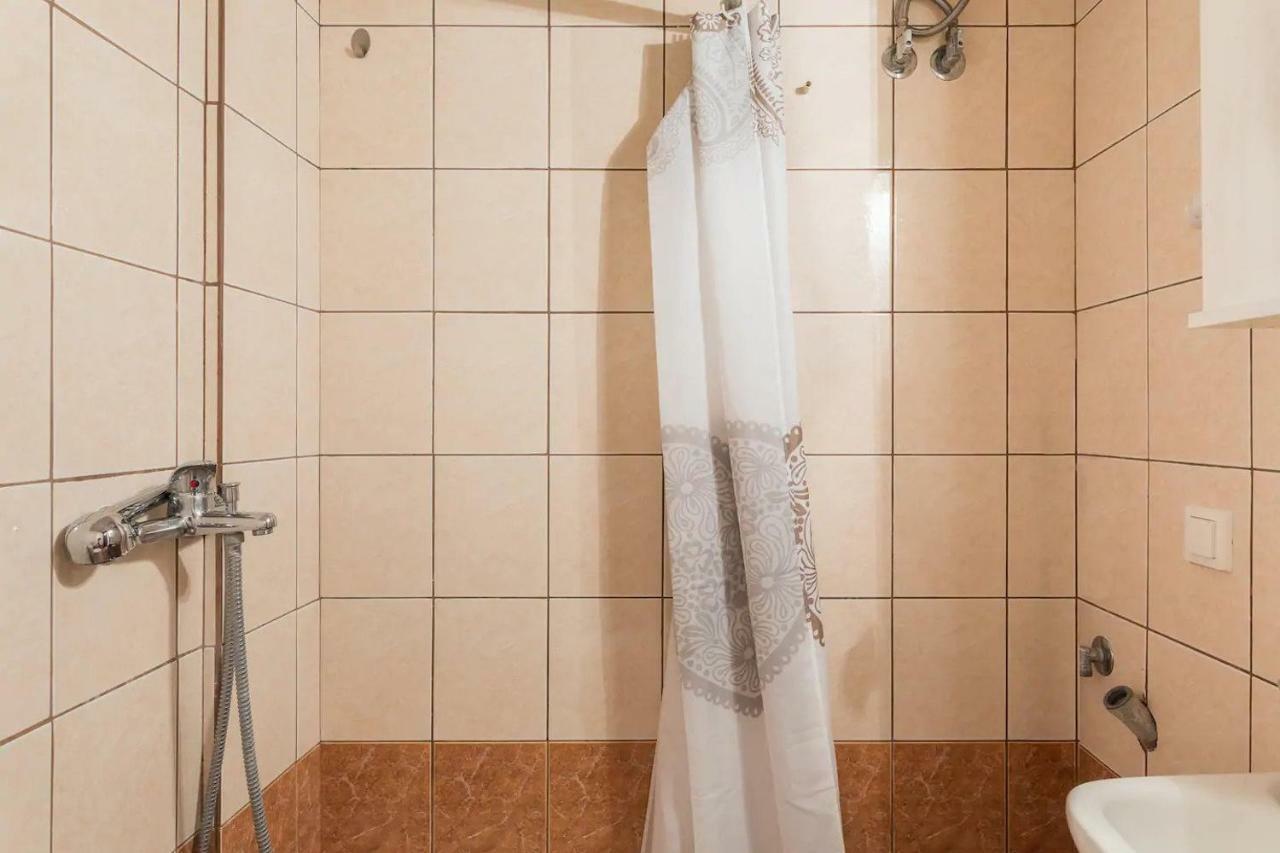 Central Studio! Fiber Wifi, Ac, Private, Self Check-In! Thessaloniki Exterior photo